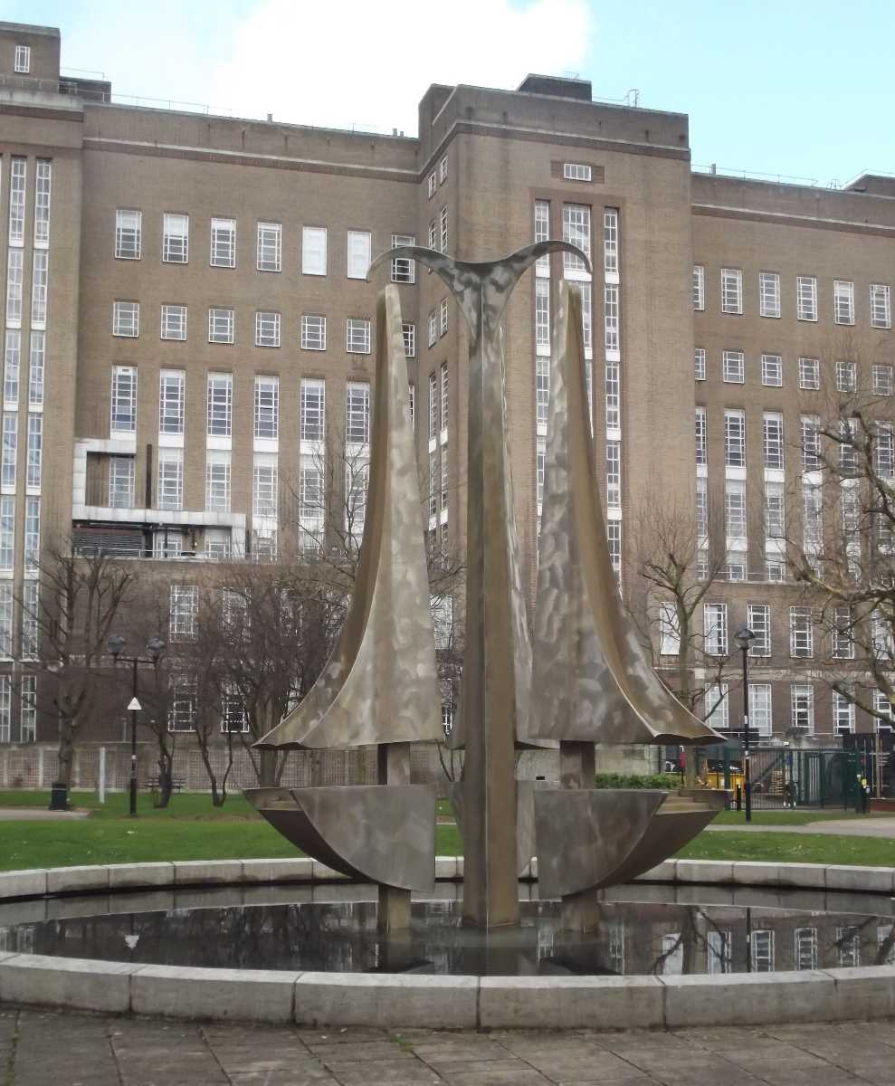 Aston University fountain